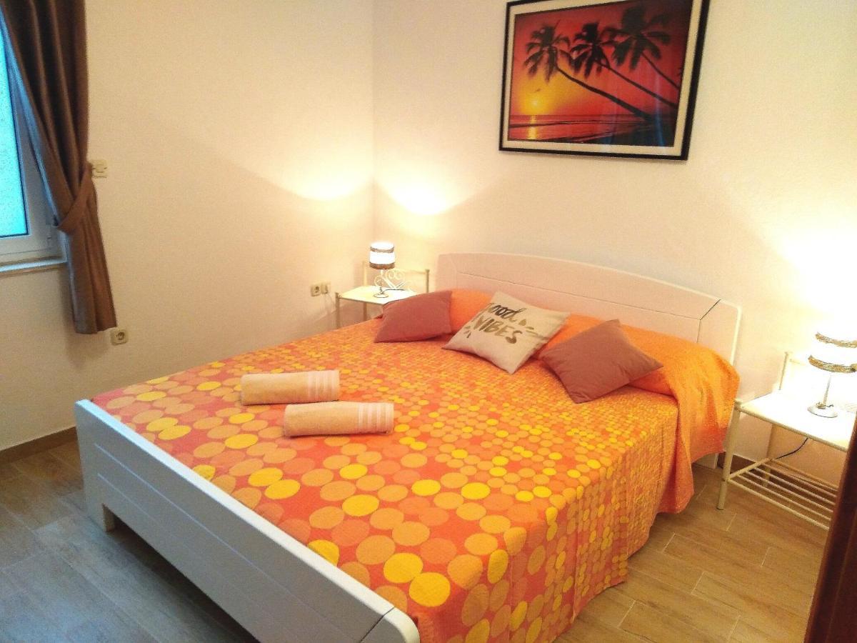 Apartments Green & Orange Hvar Town Exterior foto