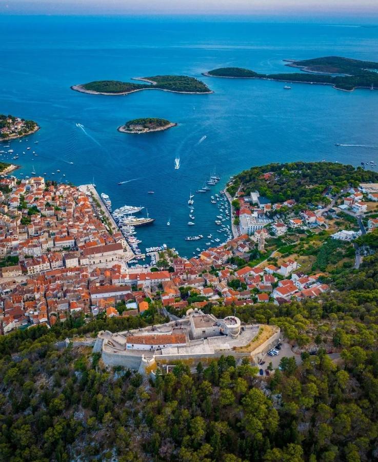 Apartments Green & Orange Hvar Town Exterior foto